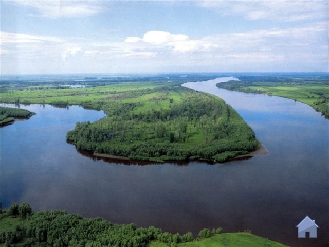 ВНУТРЕННИЕ ВОДЫ 10 Река, образующаяся от слияния двух рек — Бии и Катуни. По своей длине (3680 км) она уступает в России только Лене (4264 км) и Амуру (4354 км). река Обь