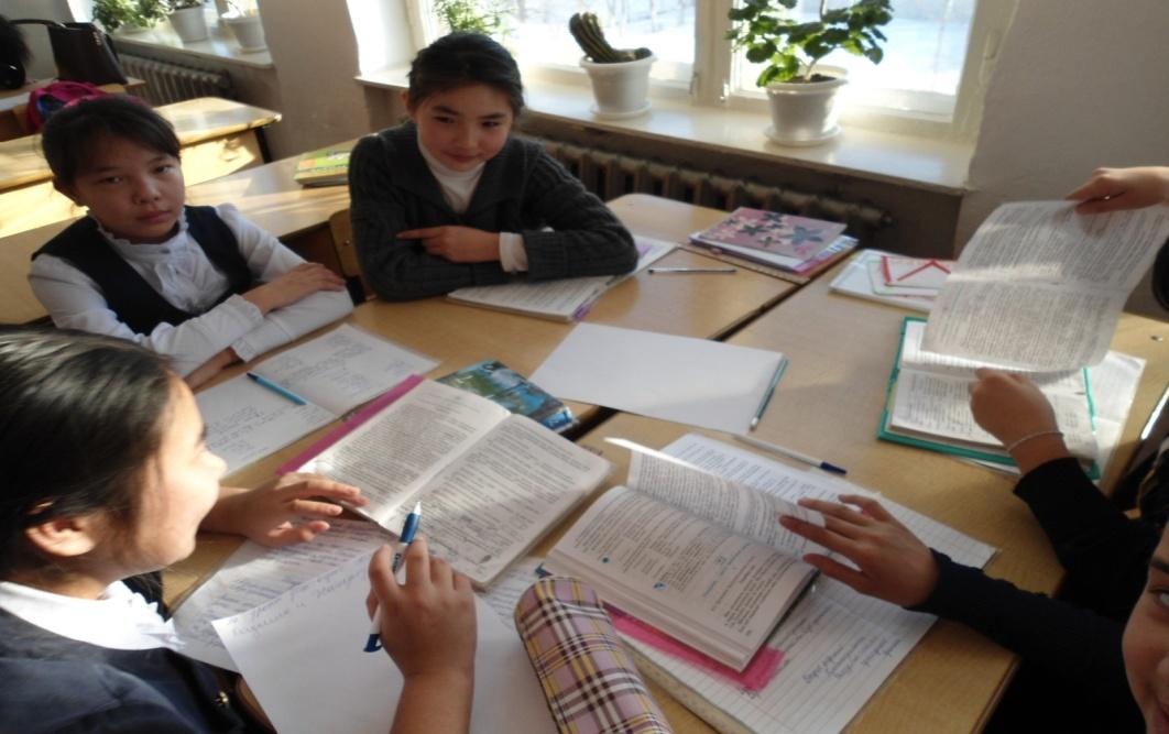 Уроки казахского для начинающих. Уроки казахского. Уроки казахского языка. Казахская школа математики. Фото школьников на уроках в Казахстане.