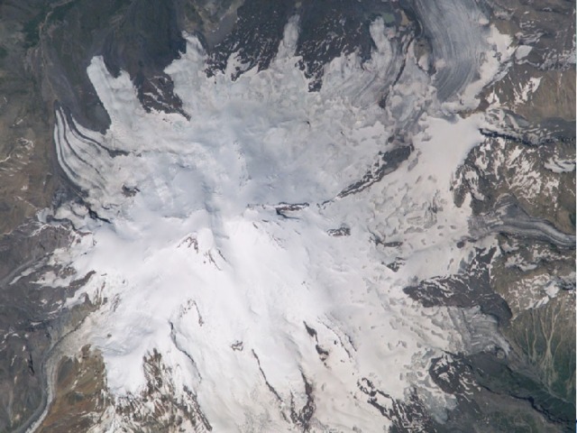 Звездообразный ледник Эльбруса  23 ледника, площадь оледенения 144,5 км.кв.
