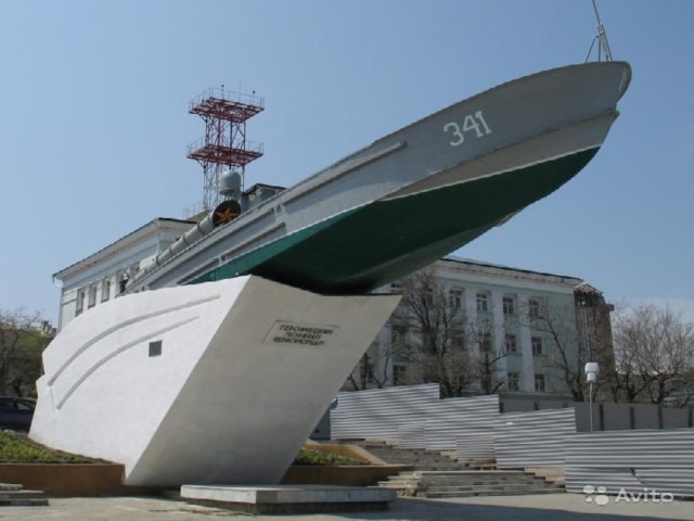 Памятник героическим  морякам-черноморцам