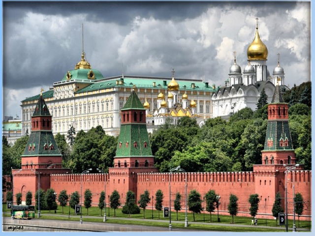 Москва – столица России Москва – это Красная площадь , Москва – это башни Кремля, Москва – это сердце России, Которое любит тебя.
