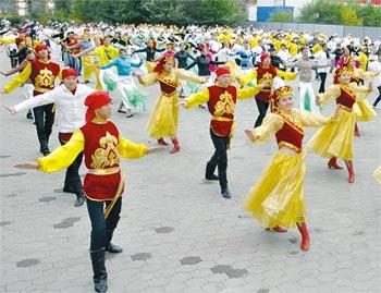 Қара жорға биі балаларға арналған. Казахский народный танец.